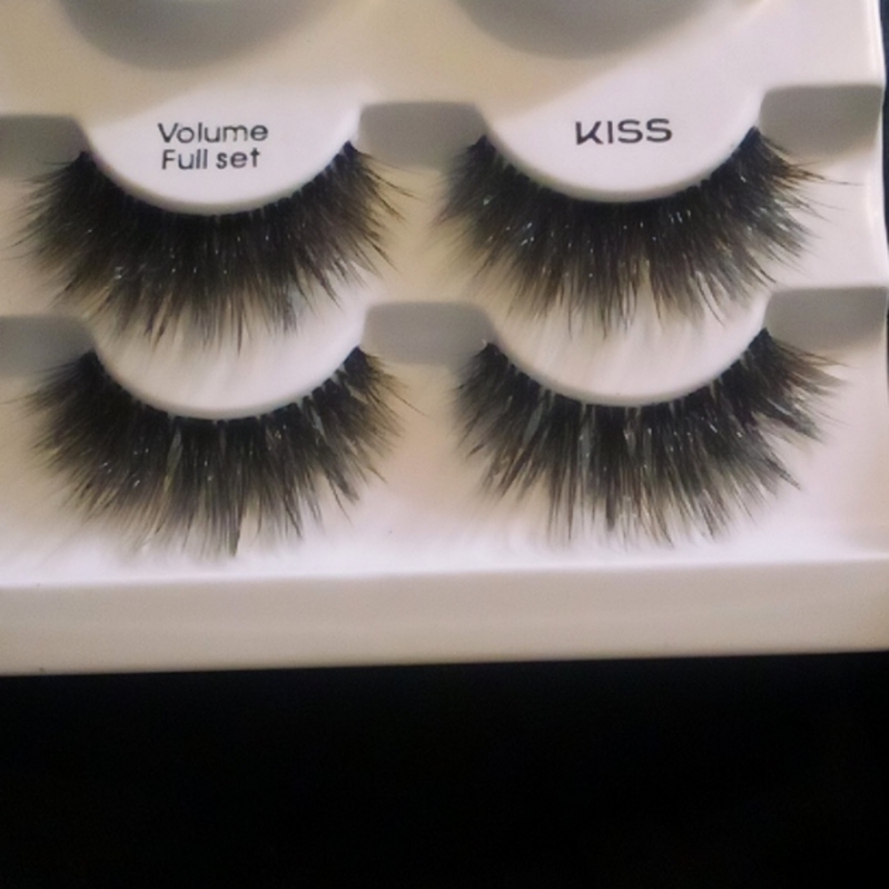 Kiss volume full set of 2 pairs of eyelashes